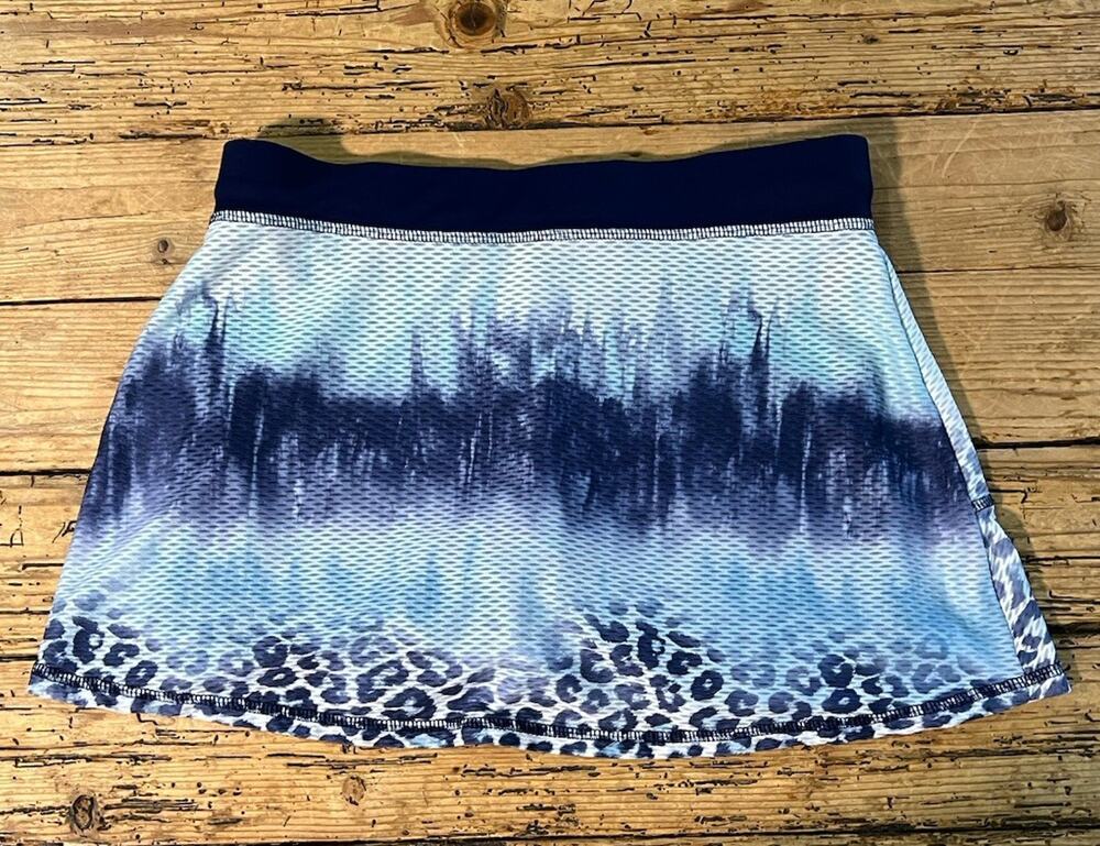 Sofibella Women’s Size M Blue Animal Print 13” Skort